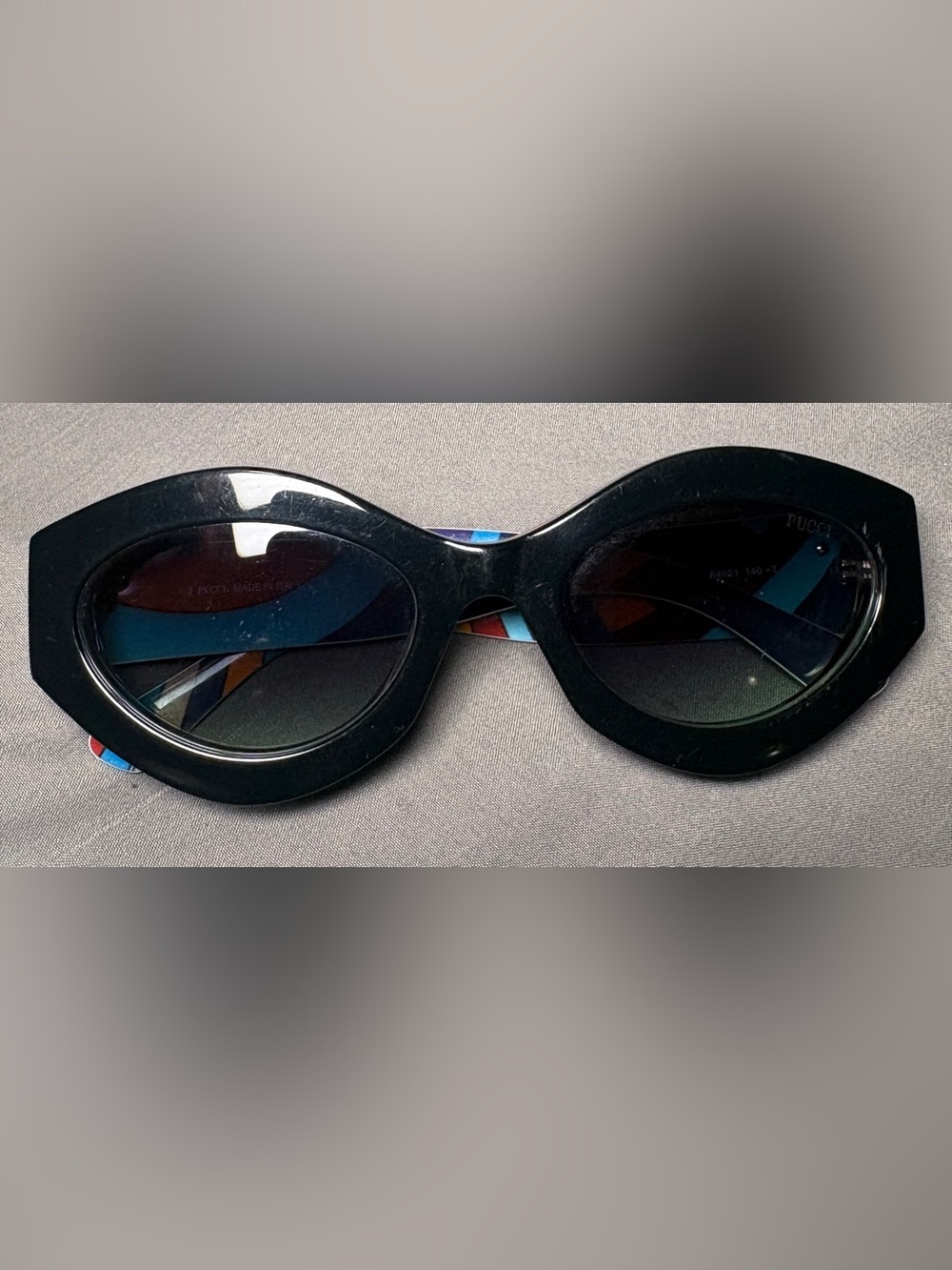 Emilio Pucci Black Cat-Eye Sunglasses with Multicolor Temples - Picture 4 of 10